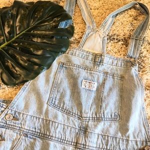 NWT Levi’s Vintage-Style Shortalls/Overall Shorts